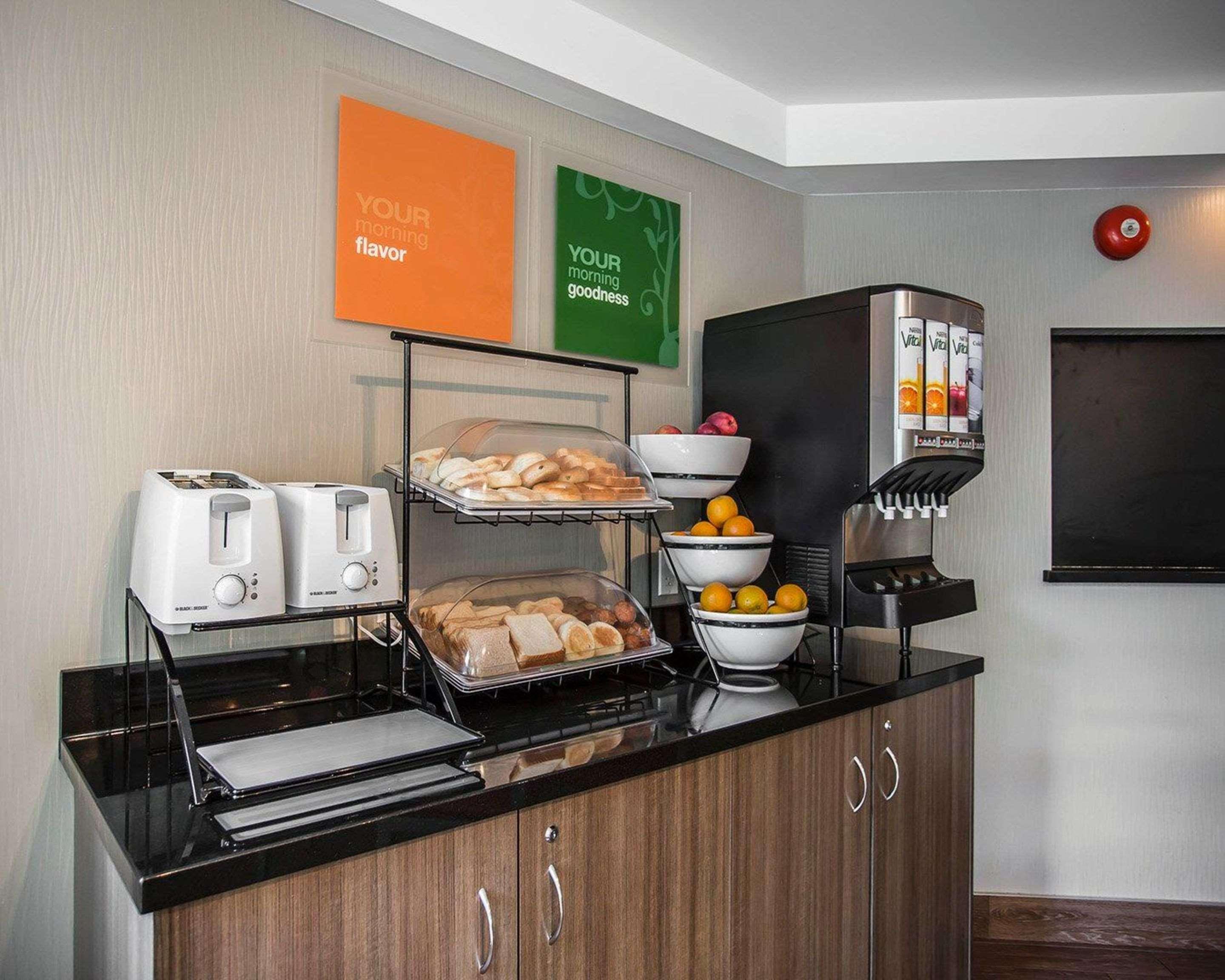 אוטווה Comfort Inn West מראה חיצוני תמונה